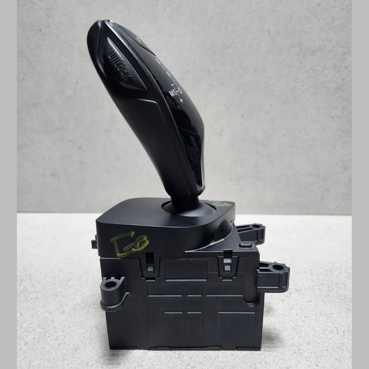 2017-2019 BMW 530i Automatic Transmission Gear Selector Lever 6825825 