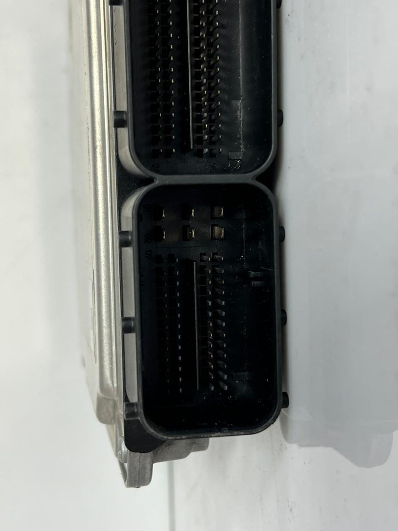 2011 BMW 3 Series E90 318D DDE  Bosch 0281017517 Engine Control Unit 8512043 OEM