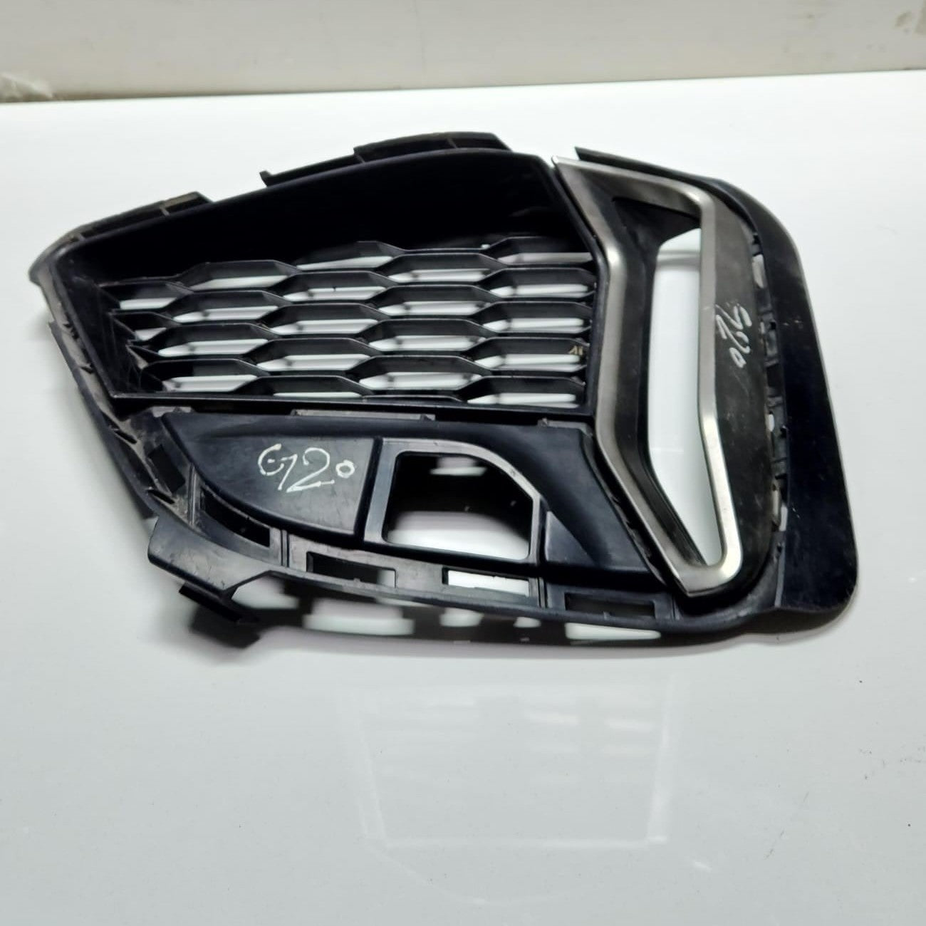 BMW M340 Bumper Ventilation Grille Right Front 8075650 3 Series G20 G21 M340