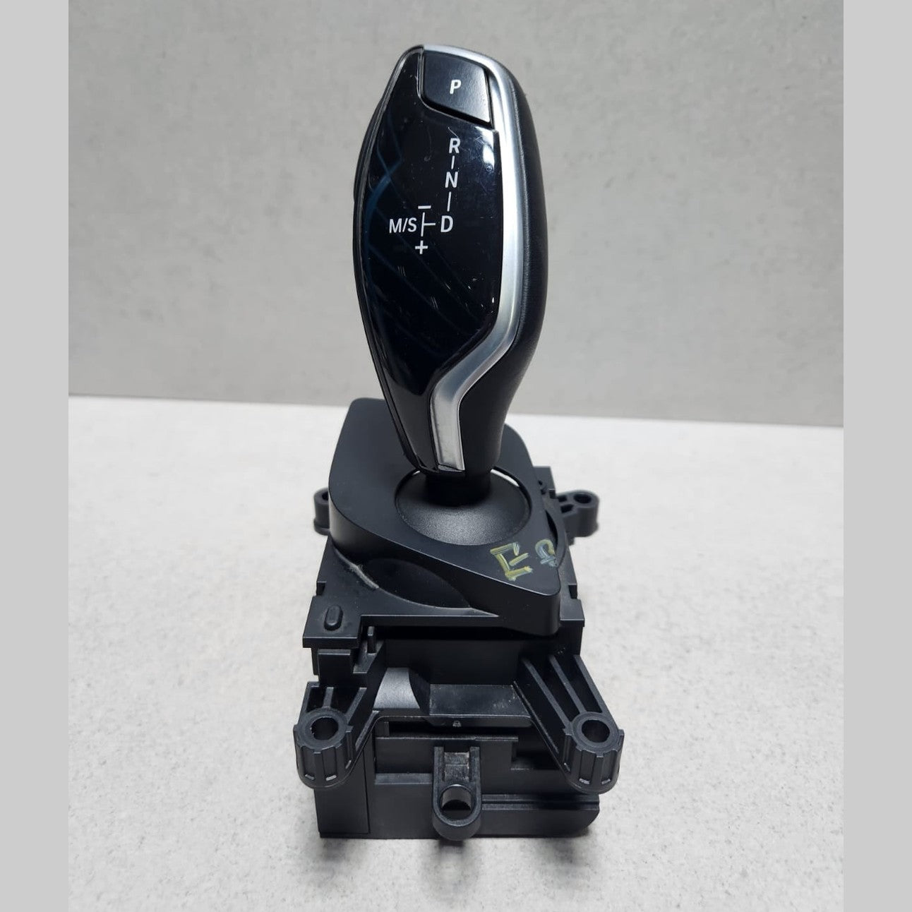 2017-2019 BMW 530i Automatic Transmission Gear Selector Lever 6825825 