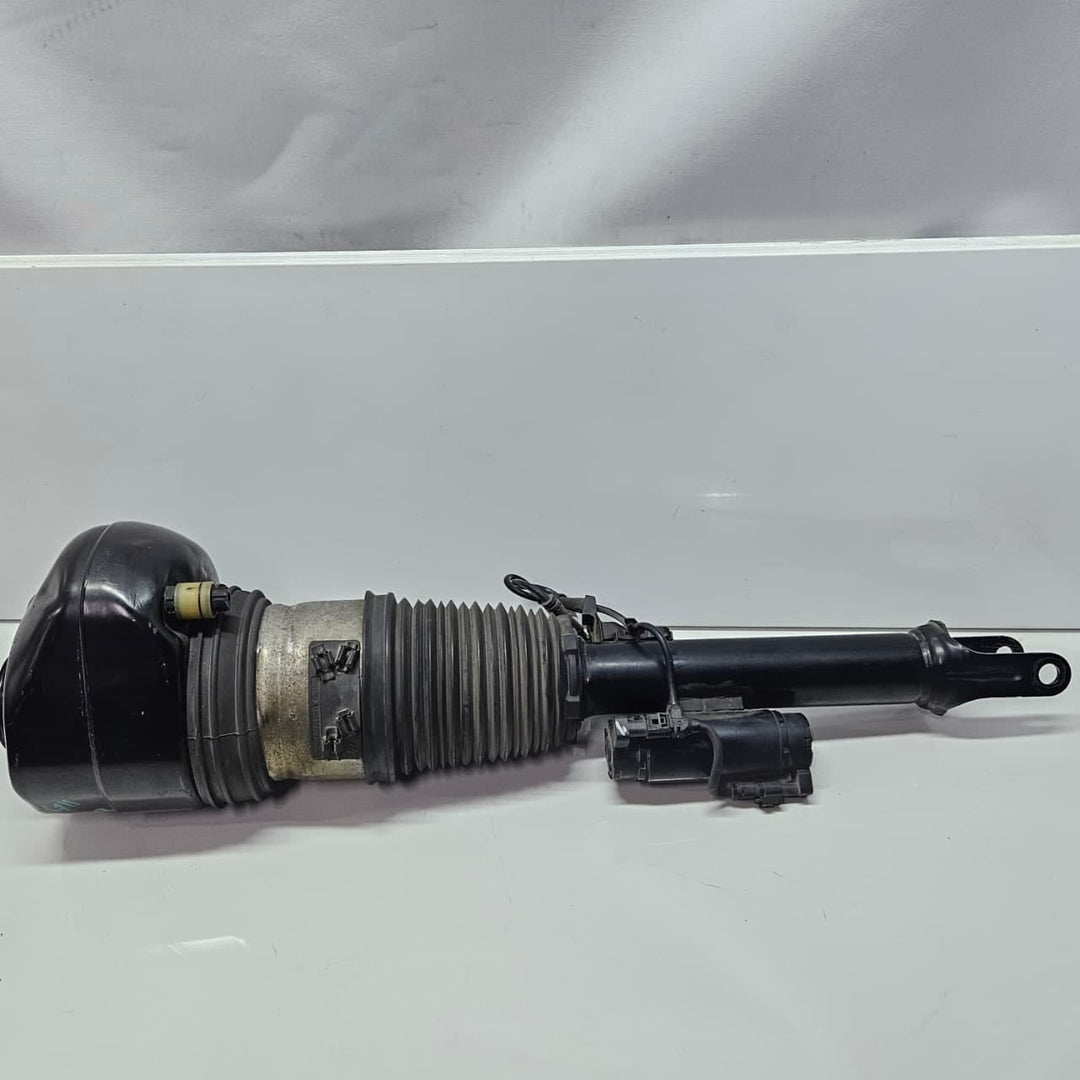 6877554-2017 BMW 7 Series G11 G12 Front Right Air Suspension Shock Absorber OEM