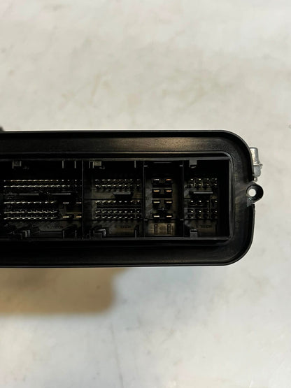 2010 BMW X5 E70 N57 Engine Control Unit ECU DDE ONLY 8506574 OEM