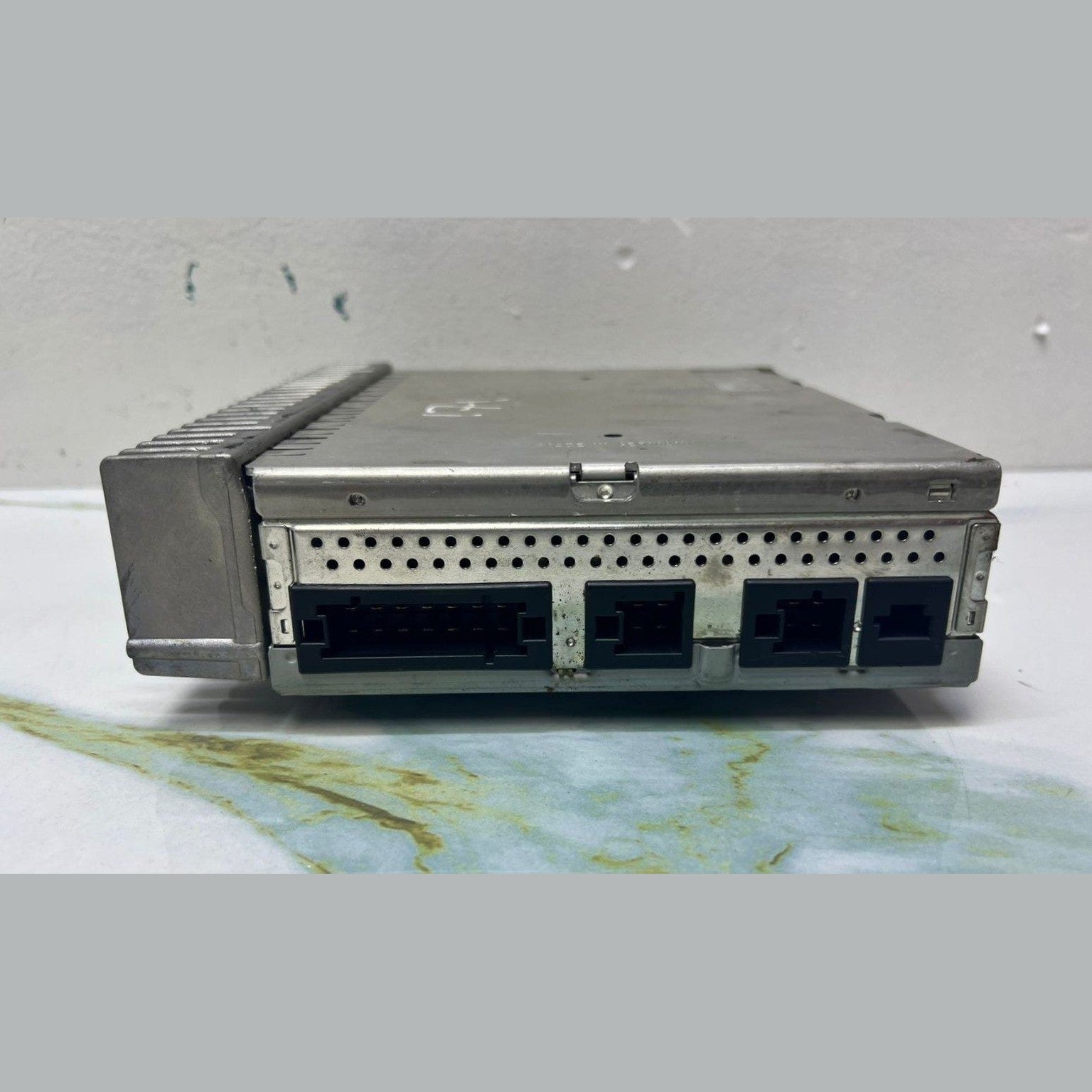 03-09 Mercedes-Benz W211 E-Class Amplifier A 211 870 19 89 OEM
