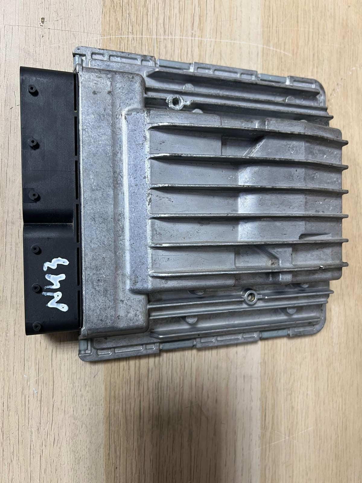 BMW 3 Series E90 320i E60 E61 E81 5WK93729 MSD81 Engine Control Unit 7599881 