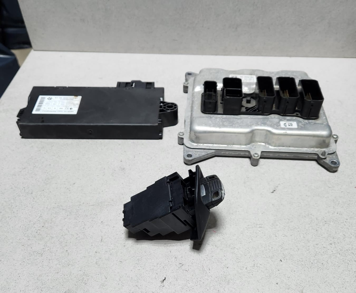 2012 BMW X1 Engine Control Unit ECU Set 8603576 X1 E84 20i N20