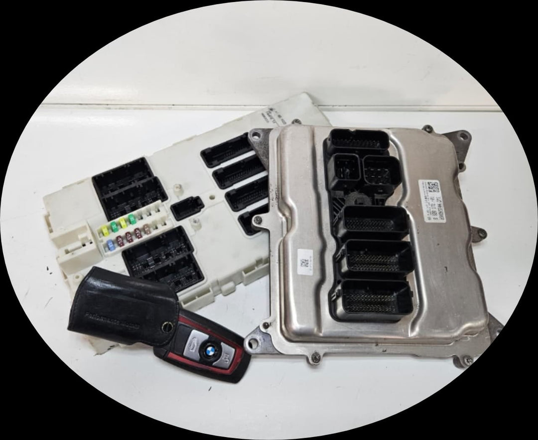 8626172-2014 BMW 5 Series F10 N20 520i MEVD17.2 Engine Control Unit DME Key Set