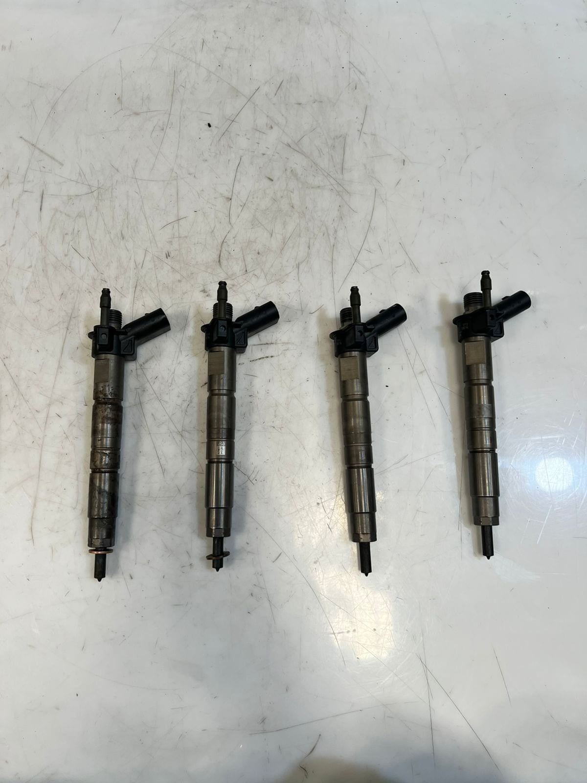 BMW 3' 5' 330D, 525D, 430D, 435D, 530D Fuel Injector 7823461 OEM