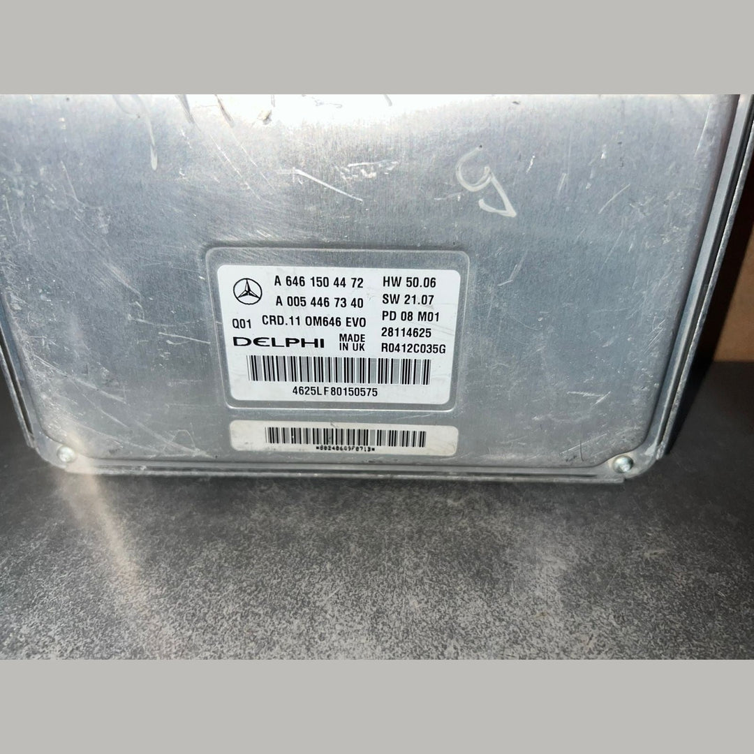 08-12 Mercedes W204 C-Class Engine Control Module Unit ECM ECU A646 1504472 OEM