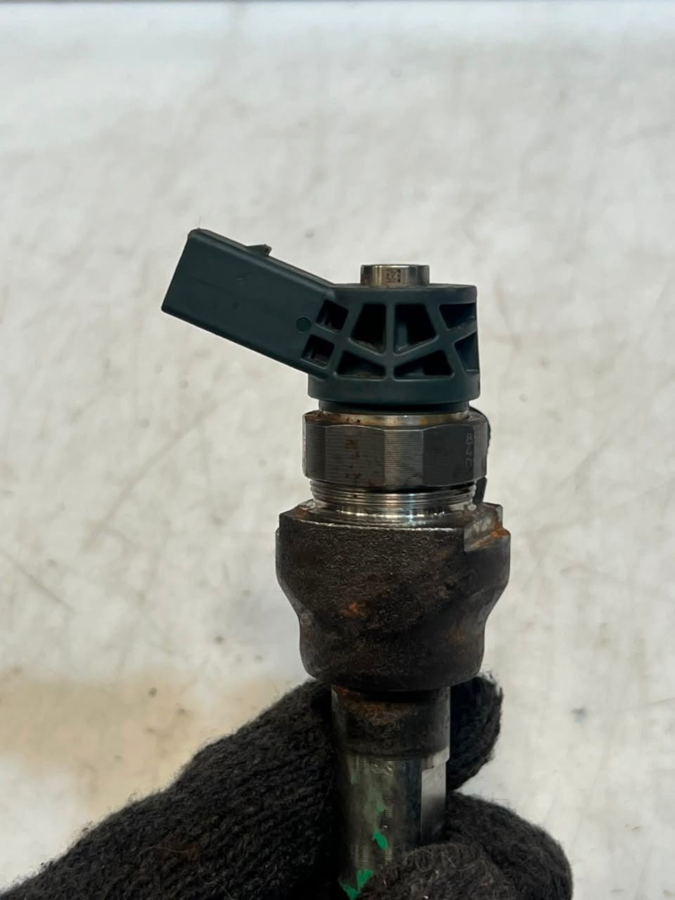 2015 BMW X4 F26 B47 DIESEL RAIL Fuel Injector 8514148 0445110743 OEM