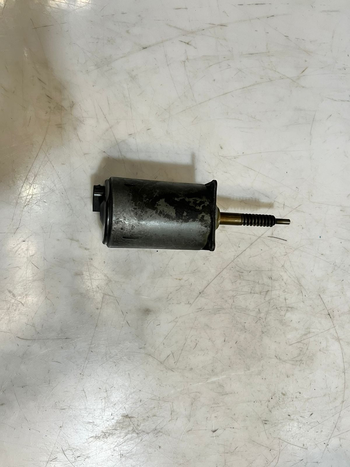 2002-2005 BMW 7 Series E65 E66 and 745i Camshaft Actuator 7506788 OEM