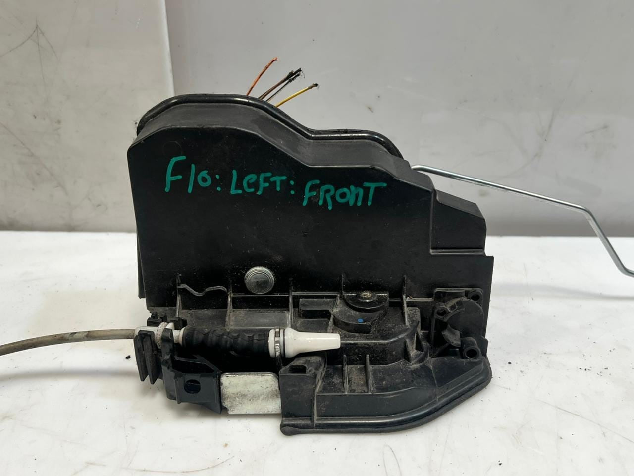 BMW F10 5' F11 GT F07 F01 LEFT REAR Exterior Door Handle Bracket Left 7187227
