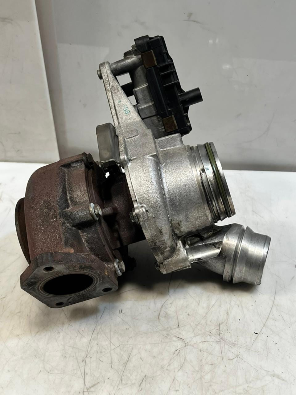 2010-2015 BMW X1 Turbocharger 8573107 116d 118d 318d X1 and Mini Cooper 2.0