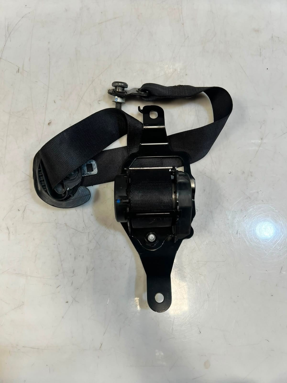2014-2018 BMW X5 F15 Rear Left Seat Belt Retractor 623201700C OEM