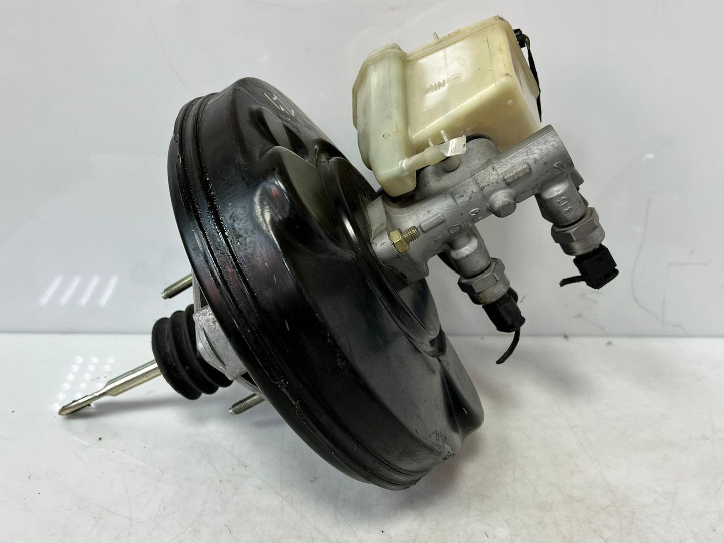 2003-2008 BMW Z4 E85 3.0 Brake Master Cylinder Servo 6757273 OEM