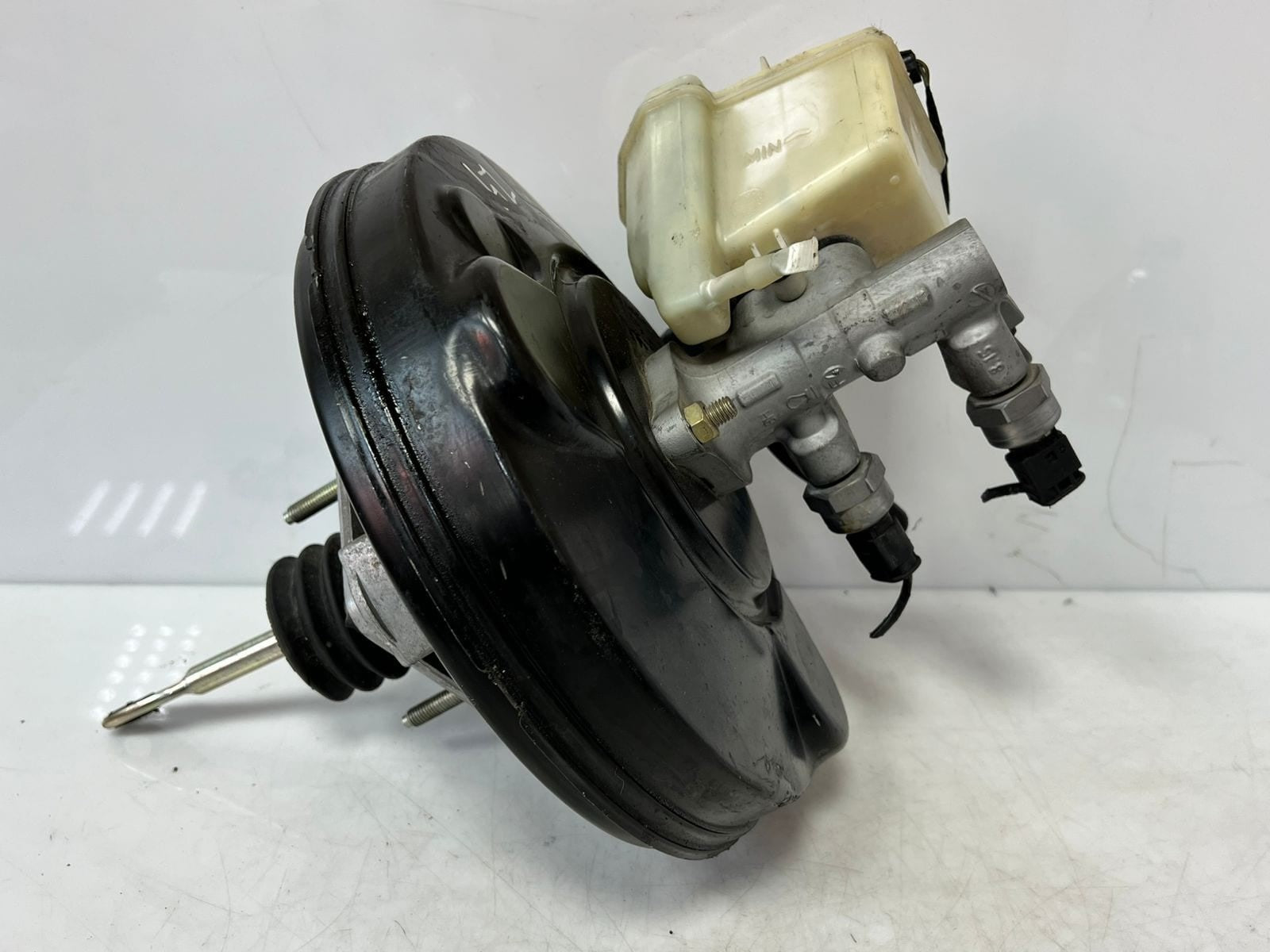 2003-2008 BMW Z4 E85 3.0 Brake Master Cylinder Servo 6757273 OEM