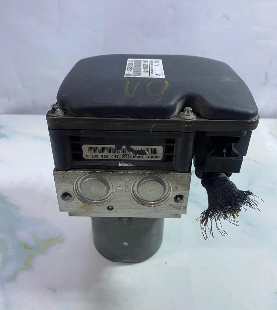 BMW ABS pump module for 5 Series F10 F11 and 6 Series F12 F13  DSC F1x 6852808
