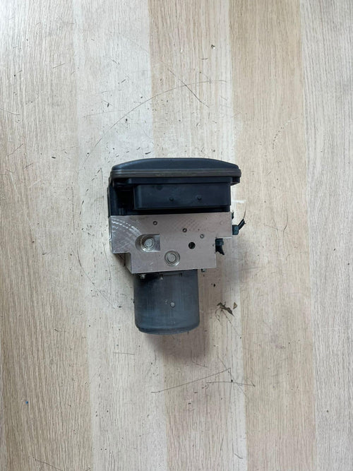 08-14 BMW E71 X6 X5 ABS Antilock Brake Pump Control Module 3451 6785266-04 OEM