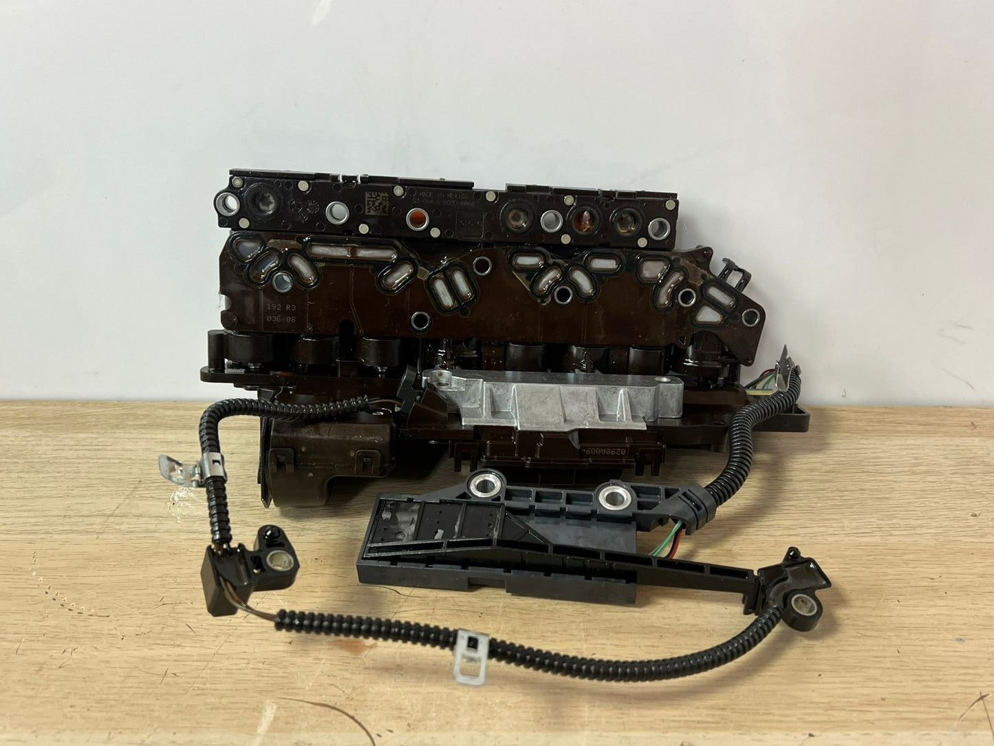 BMW Automatic Transmission Valve Body 24243598 TCM E90 E83 GL45 GM N52 N46 2008