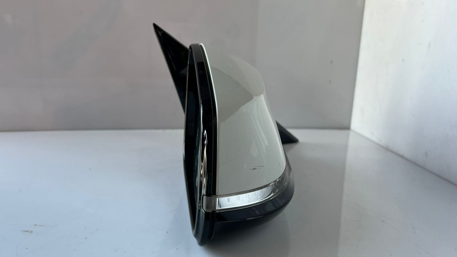 2013-2015 BMW F30 320i xDrive Side View Mirror 021185 WHITE RHD 