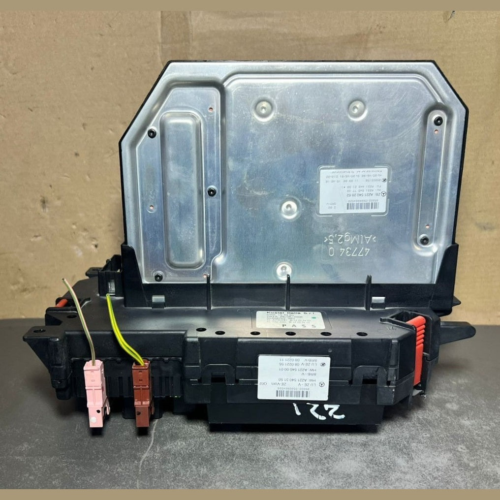 Mercedes W221 S-Class Front Fuse Relay Box SAM Control A221 5403150  A2215402862