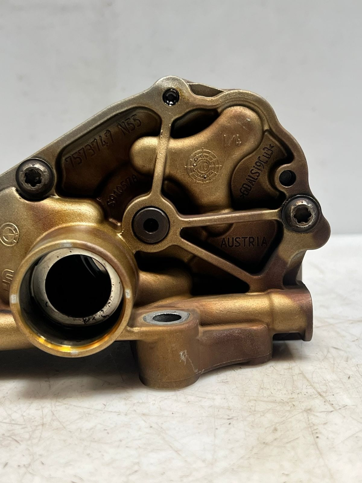 2008-2012 BMW 135i 335i 535i X3 X5 X6 N55B30A 3.0P Engine Oil Pump 7573747 OEM