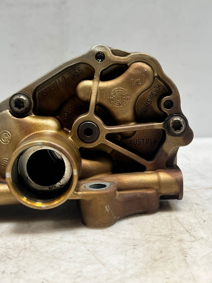 2008-2012 BMW 135i 335i 535i X3 X5 X6 N55B30A 3.0P Engine Oil Pump 7573747 OEM