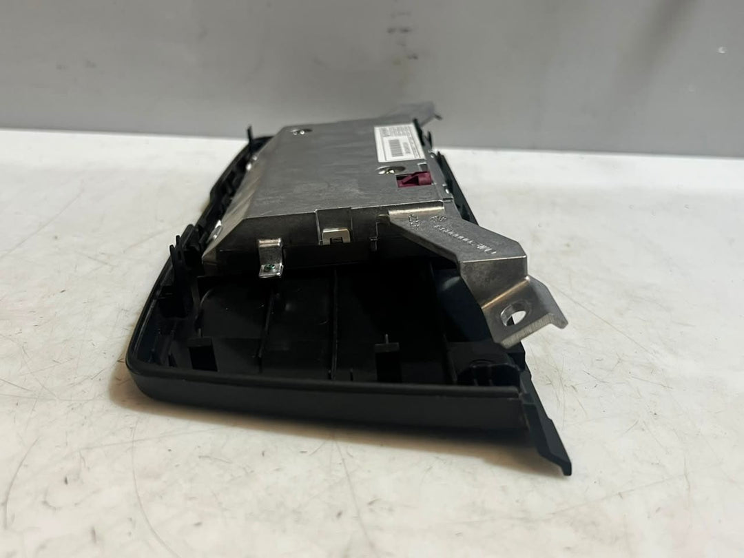 2013-2018 BMW 650i and 640i GPS RADIO SCREEN Central Information Display 9284975