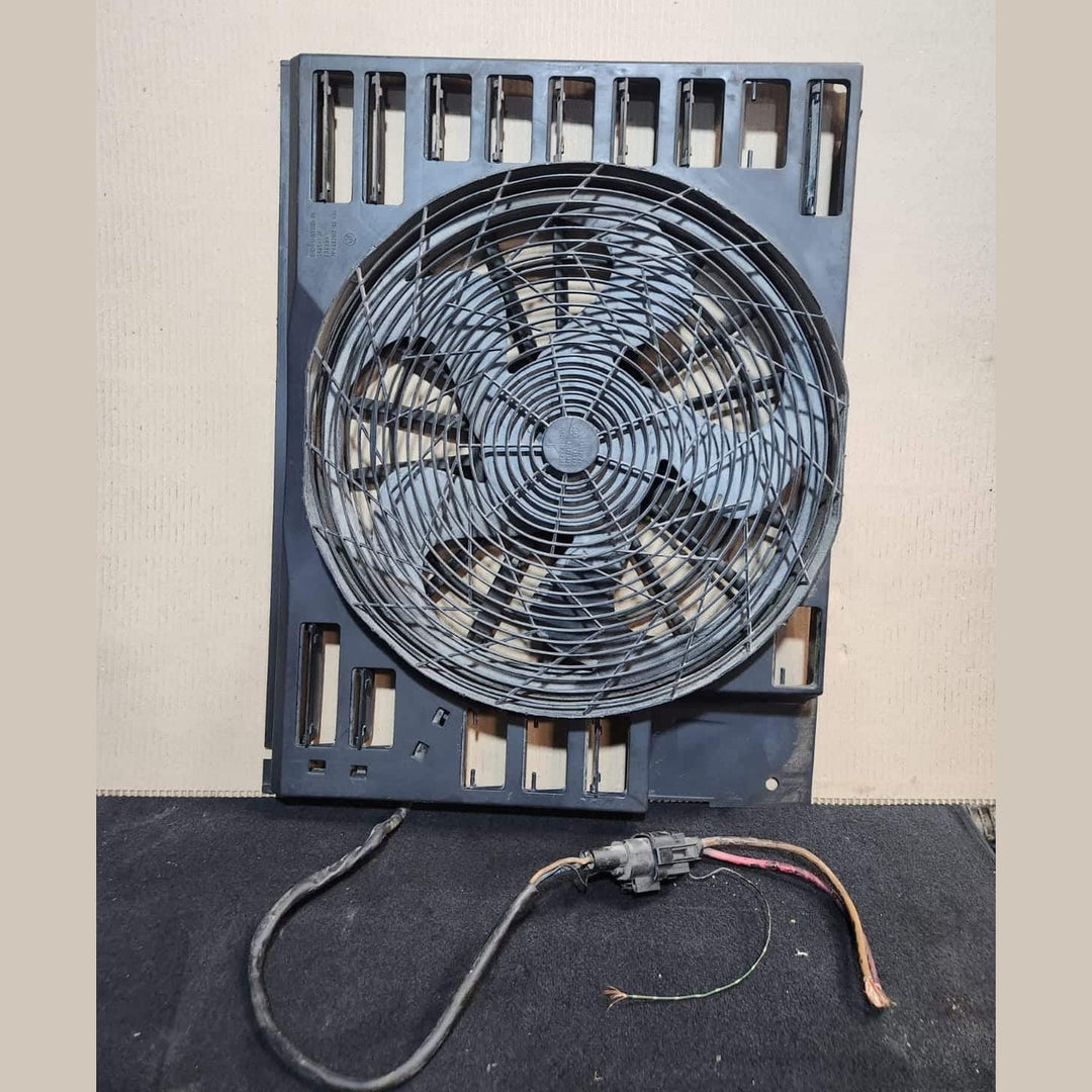 2002-2005 BMW 745i Radiator Cooling Fan Motor 6921925 745i 745Li 750i  E65 E66 