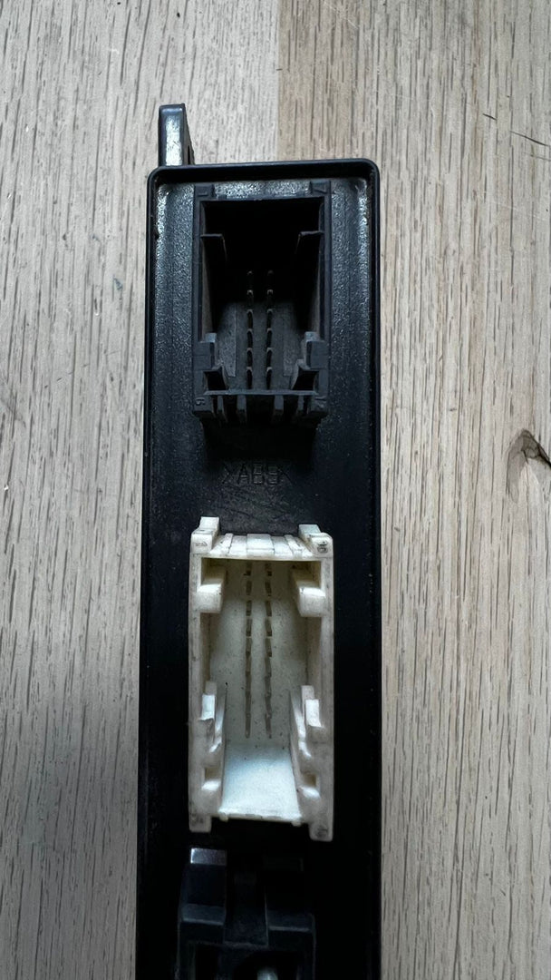 1996-2000 BMW 528i Door Control Module 8378773 E39 5 Series and E38 7 Series