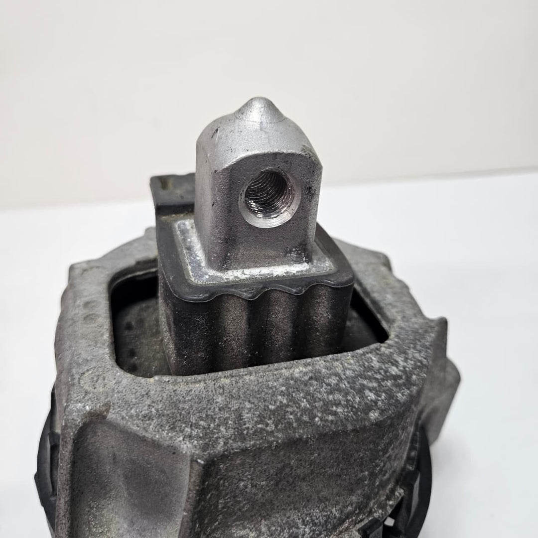 BMW 5 Series G30 Right Side Engine Mount 6883514 2016-2022