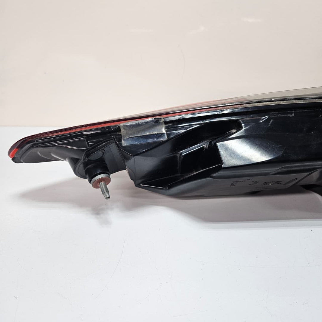 2020 BMW  4 Series G22, G23, G26, G82 Rear Light In The Side Panel 7477604