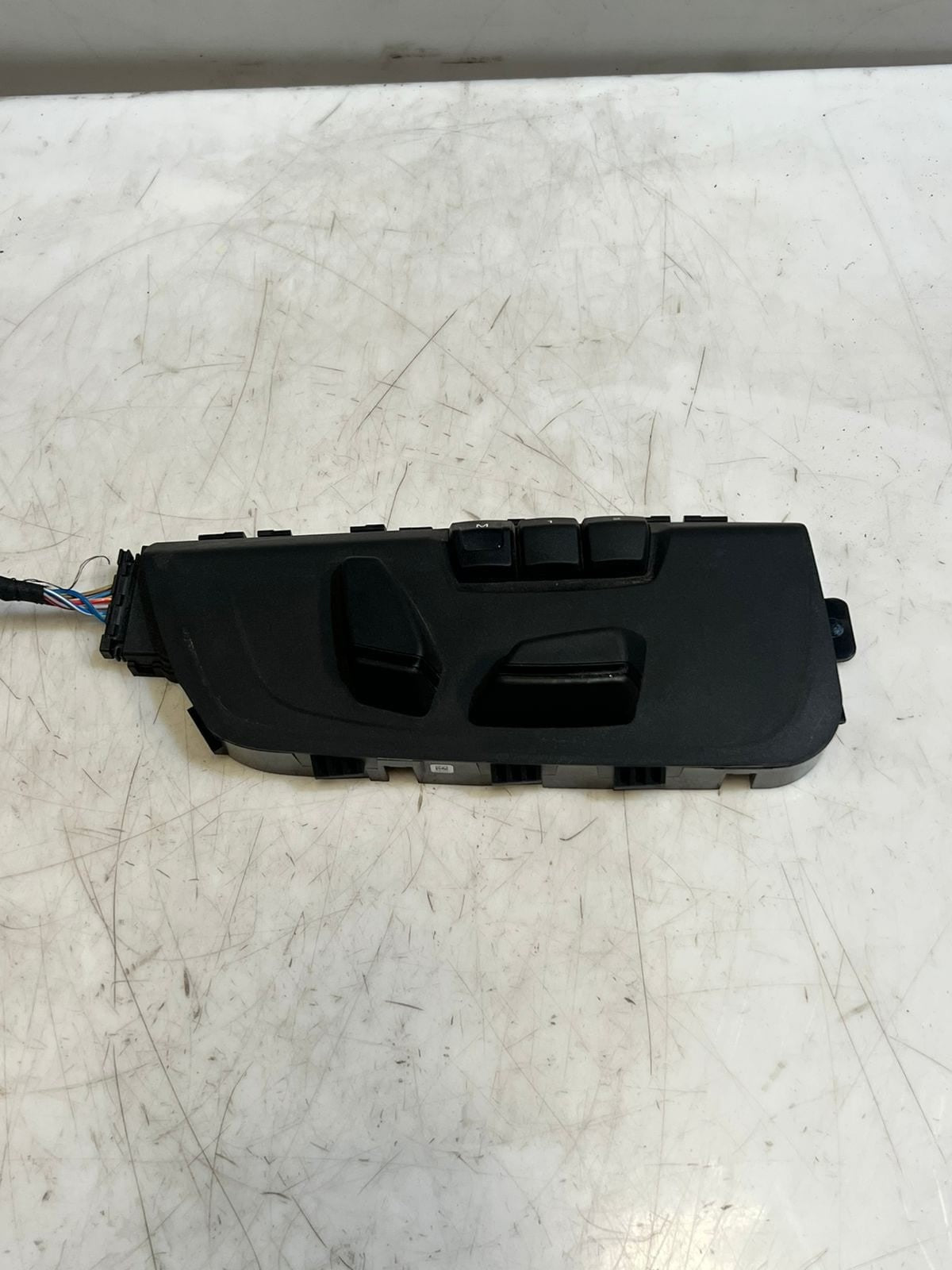 2010-2014 BMW Suzuki Kizashi Seat Adjustment Switch 9347402 OEM