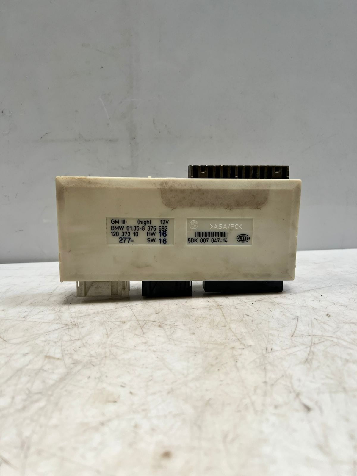 1996-2003 BMW 5 E39 E38 520I GM3 Body Control Module BCM 8376692 OEM
