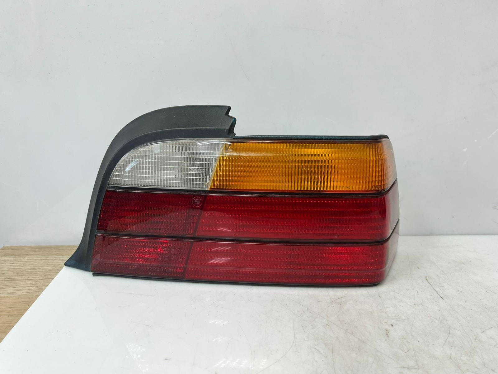 1994 BMW E36 318i 323i 325i 328i M3 REAR Tail Light LEFT RIGHT 8353272 8368337
