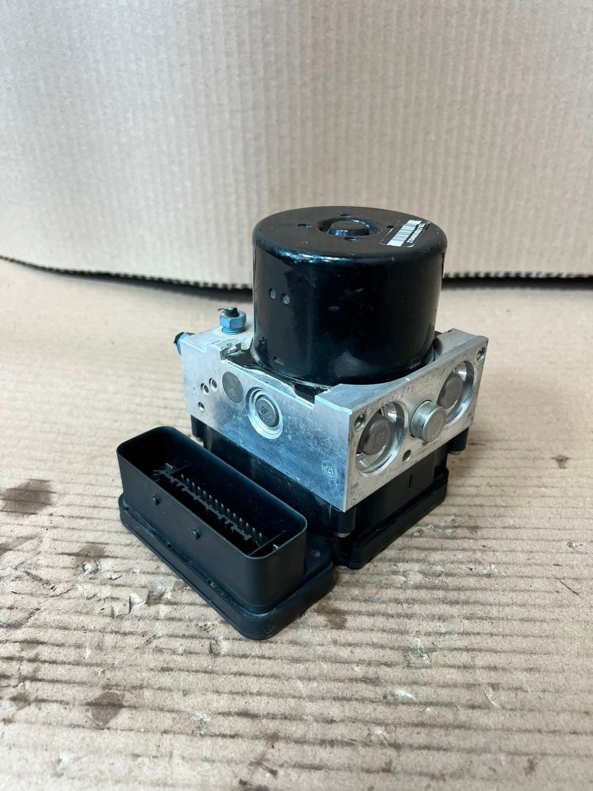 BMW 1 Series F20 F21 3 Series E90 E91 F30 ABS Pump Control Module 6857323 