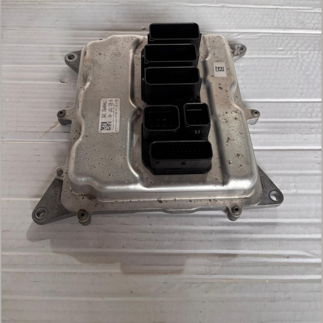 BMW X1 E84 N20 18i 156HP ENGINE CONTROL UNIT ECU 8631727