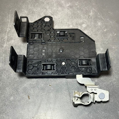 18-22 Mercedes-Benz W247 W118 CLA Battery Fuse Box Current Limiter A247 90636603
