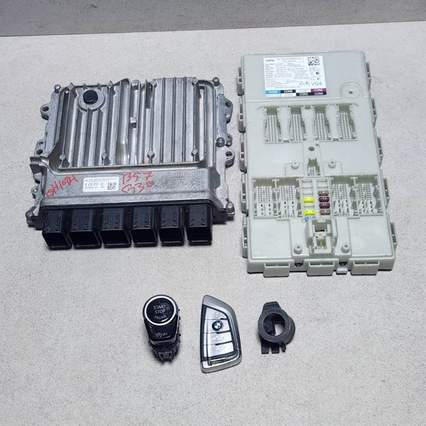 2017 5 Series G30 BMW 530d Engine Control Unit 8479673 B57D30A RHD ECU SET