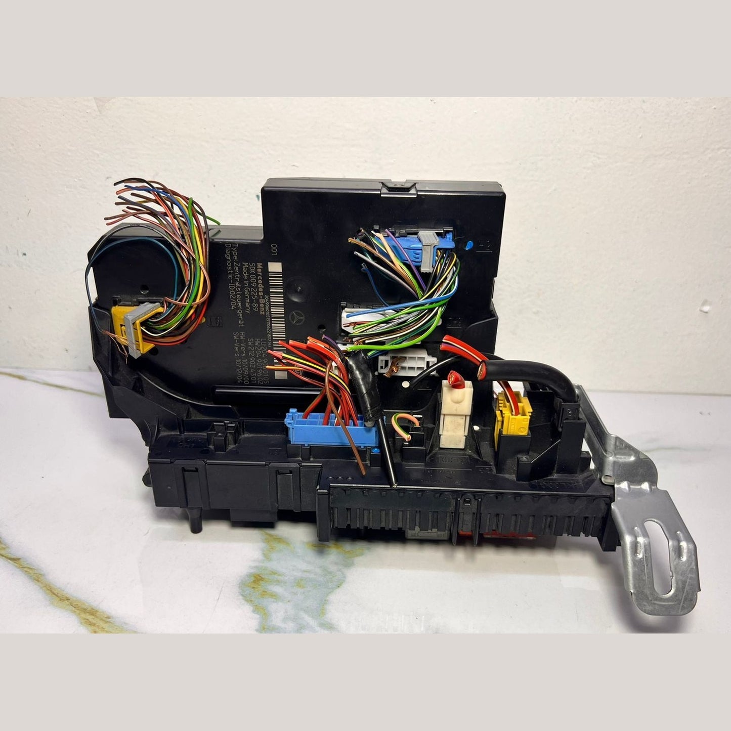2012-2014 Mercedes-Benz C300 Rear Relay Fuse Box Sam Module 204 906 0105 W204 C2