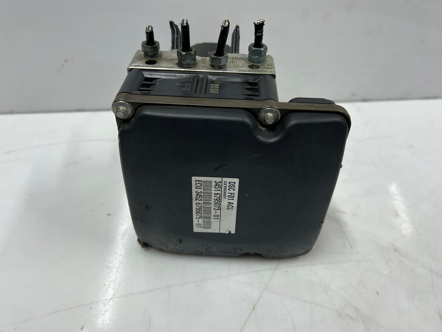 2009 BMW 7 Series F01 F02 F03 F04  740d 3.0L diesel Abs Pump 6795073