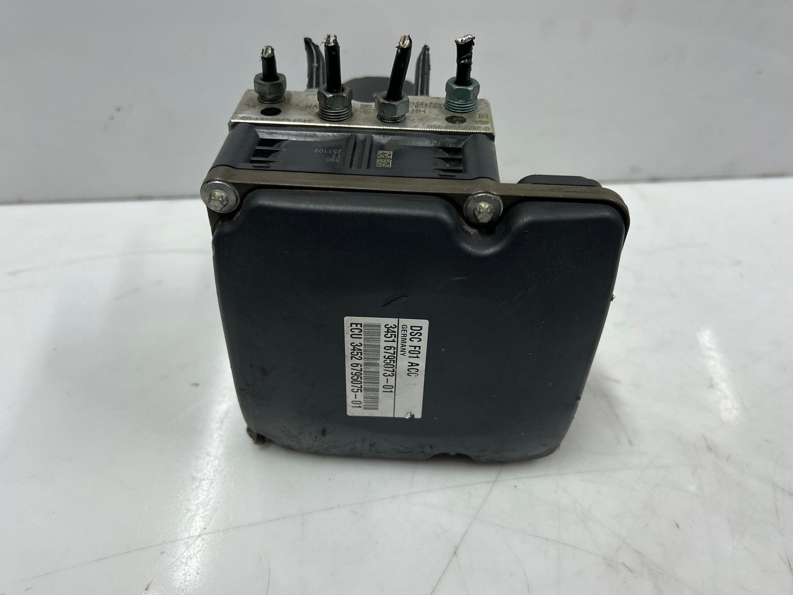 2009 BMW 7 Series F01 F02 F03 F04  740d 3.0L diesel Abs Pump 6795073