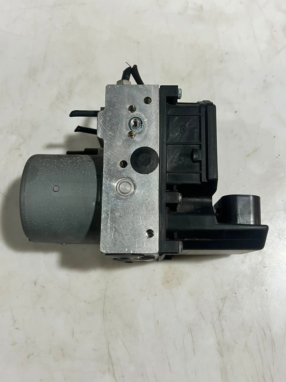 2006-2008 BMW 7 Series 750i and 750Li E65 E66 ABS Pump Module 6771233 OEM