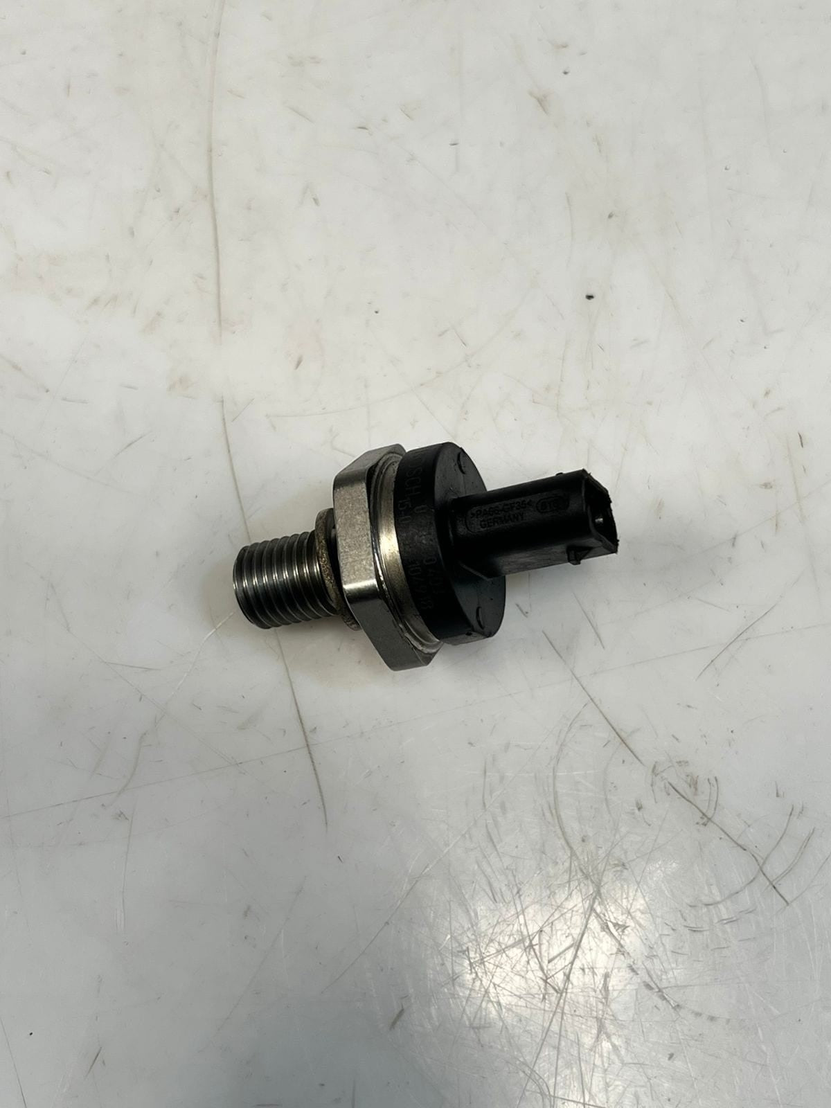 BMW 3 7 Series F30 F31 F35 G11 G12 Oil Pressure Sensor 8614494 OEM