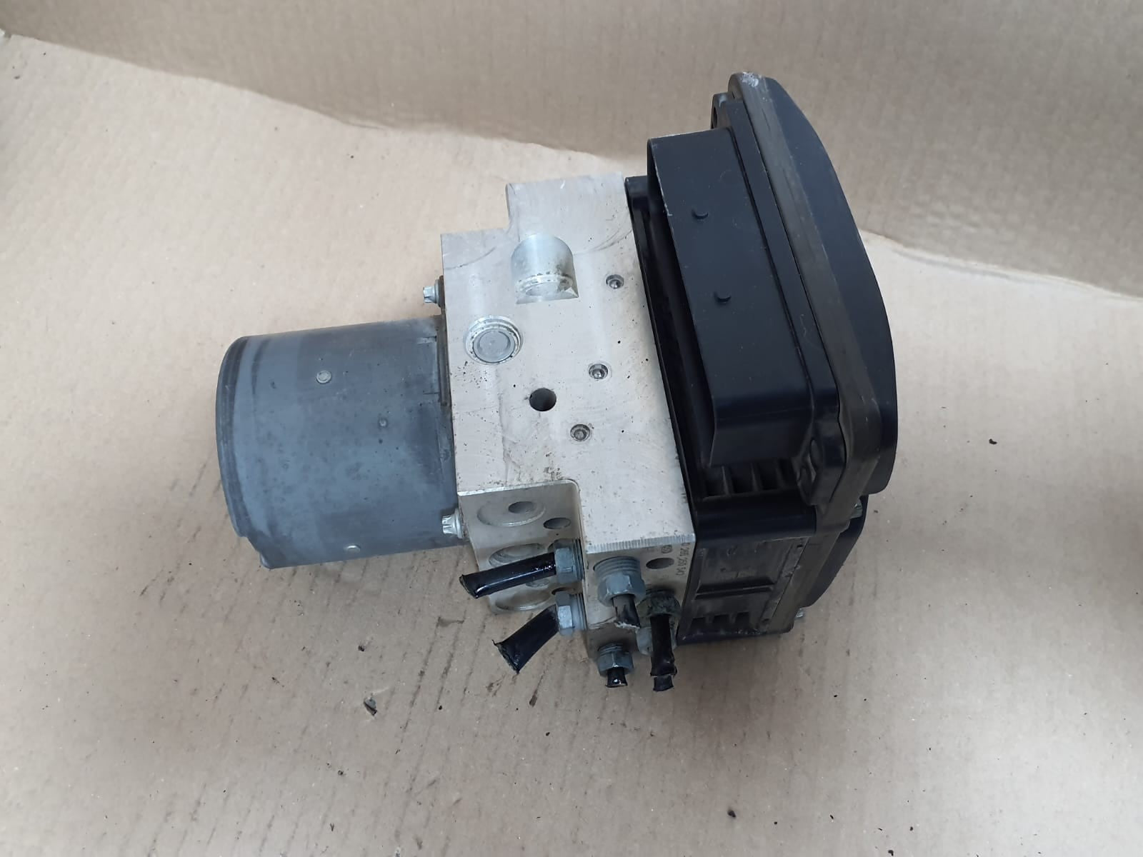 2010-2016 BMW 5 Series F10 and F11 F1X ABS DSC Hydraulic Pump 6852811 OEM