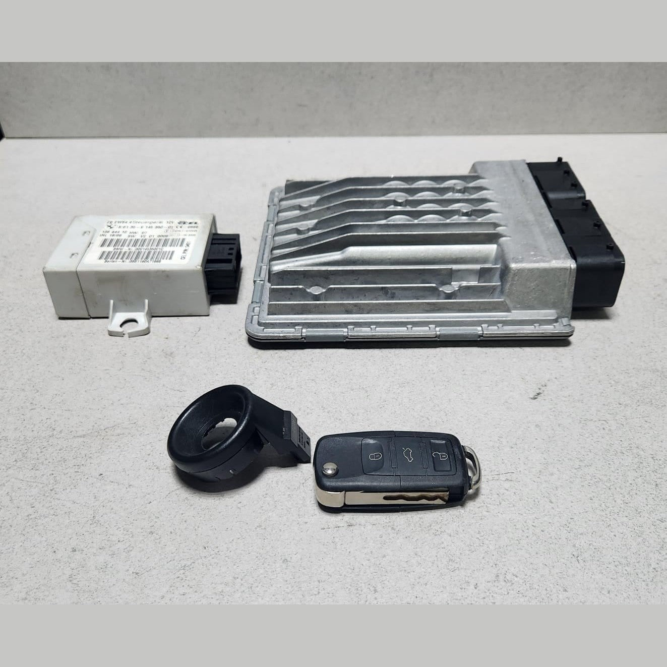 2006-10 BMW X3 E83 X3 2.5 si N52 Engine Control Module DME MSV80.1 7587166 RHD