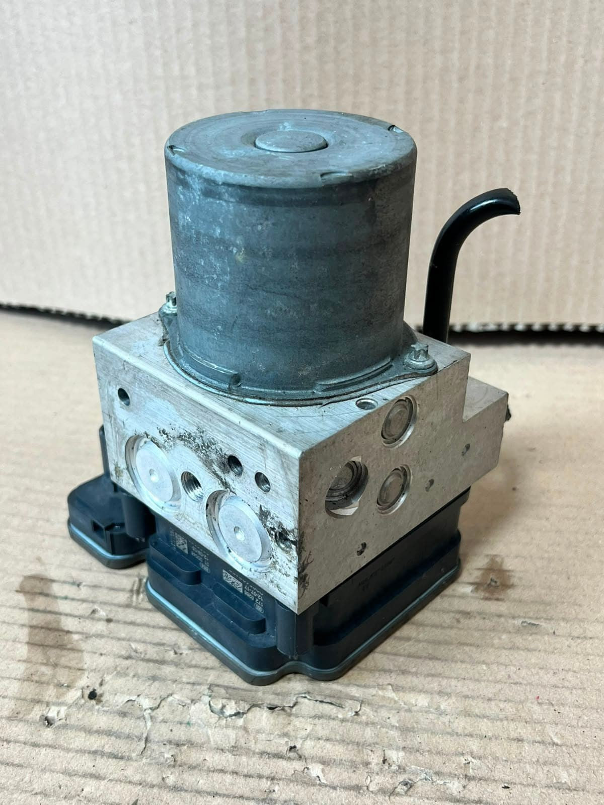 2014 BMW X5 F15 X6 F16 ABS Hydraulic PUMP Control Unit 6866243 OEM