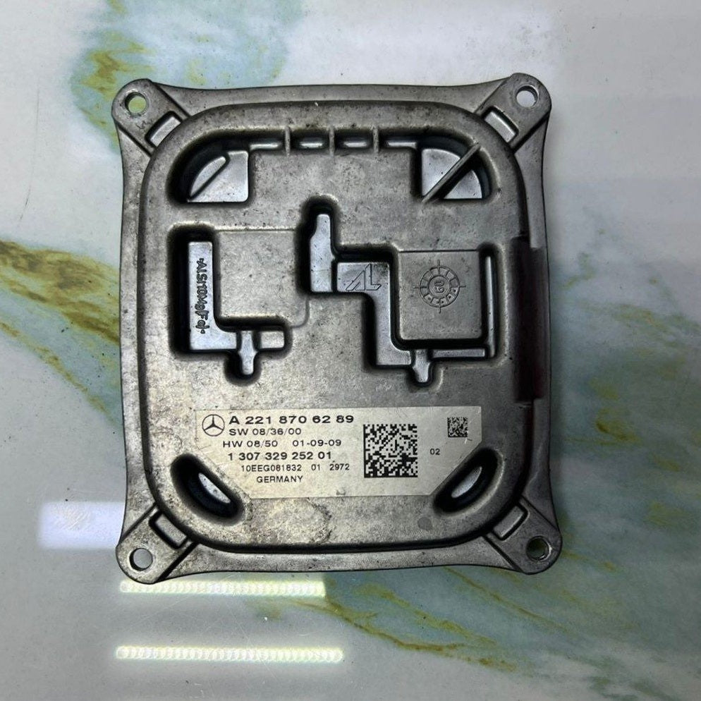 Mercedes-Benz Headlight Control Unit A 221 870 62 89