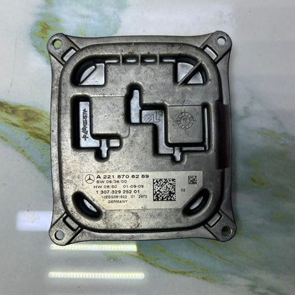 Mercedes-Benz Headlight Control Unit A 221 870 62 89