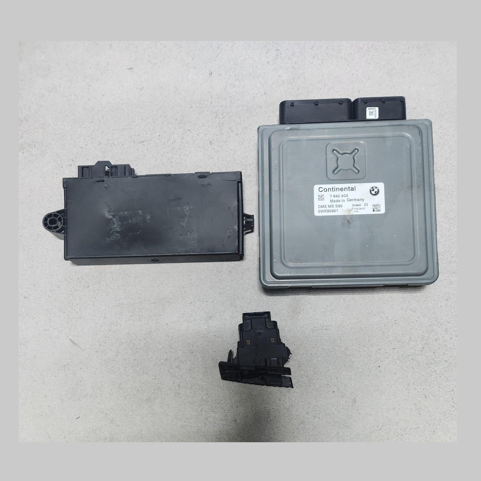 2008-2013 BMW M3 Engine Computer DME 7842403 BMW M3 E90 E92 E93 MS MS60 ECU SET 