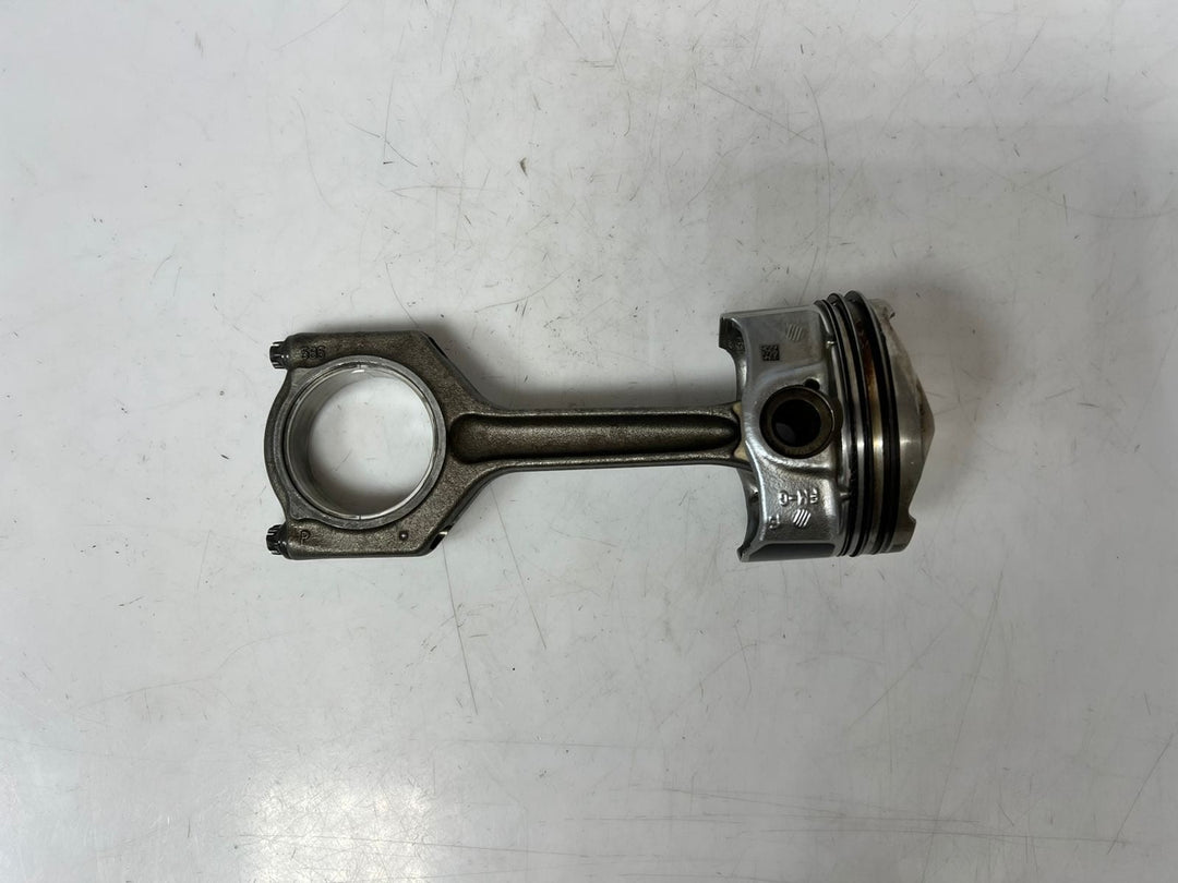 2015 BMW X3 F25 Piston With ENGINE Connecting Rod 8617083 OEM
